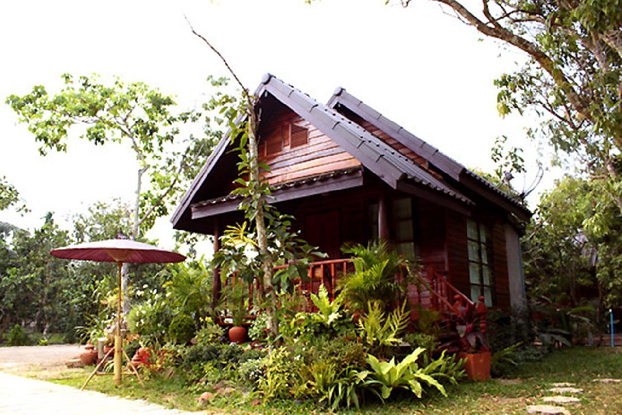 Baansuan Lychee Maeklong Resort Ampawa Amphawa Esterno foto